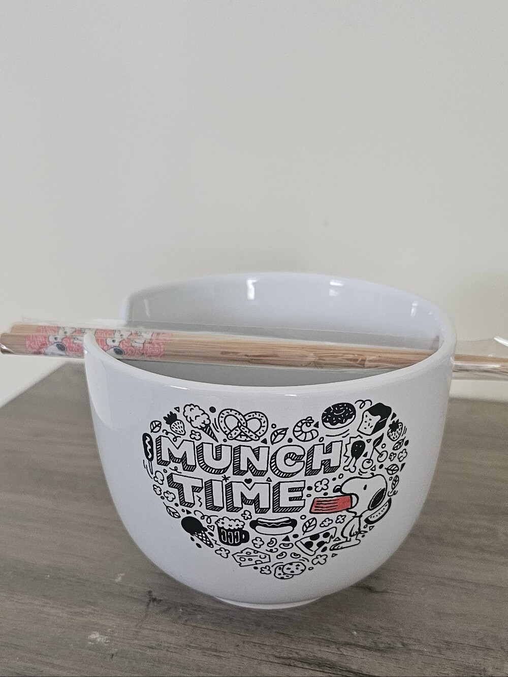 Peanuts Snoopy Munch Time White Ceramic Ramen Bowl with Chopsticks